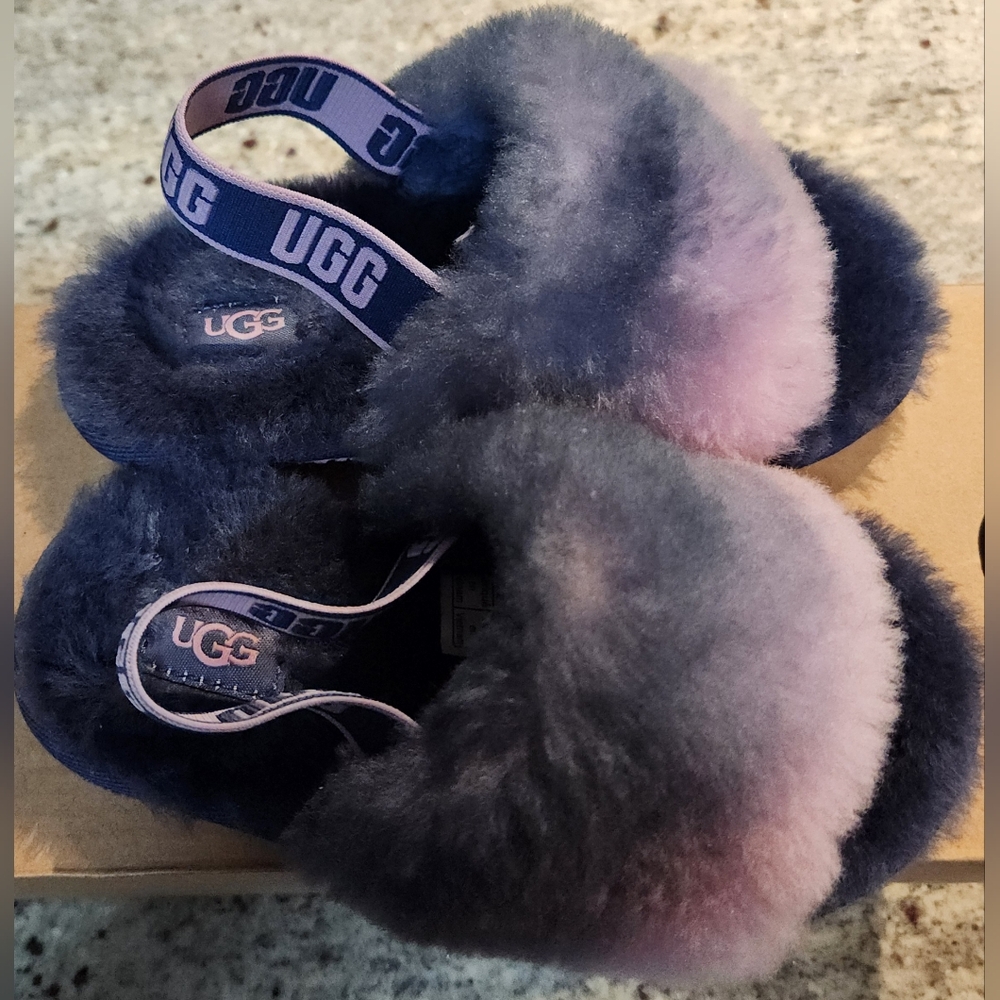 Slippers - Picture 2 of 3